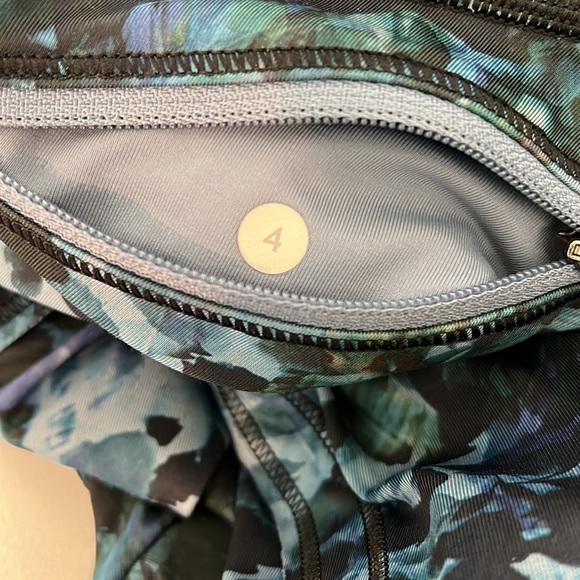 Lululemon Run: Top Speed Crop - Picture 4 of 9